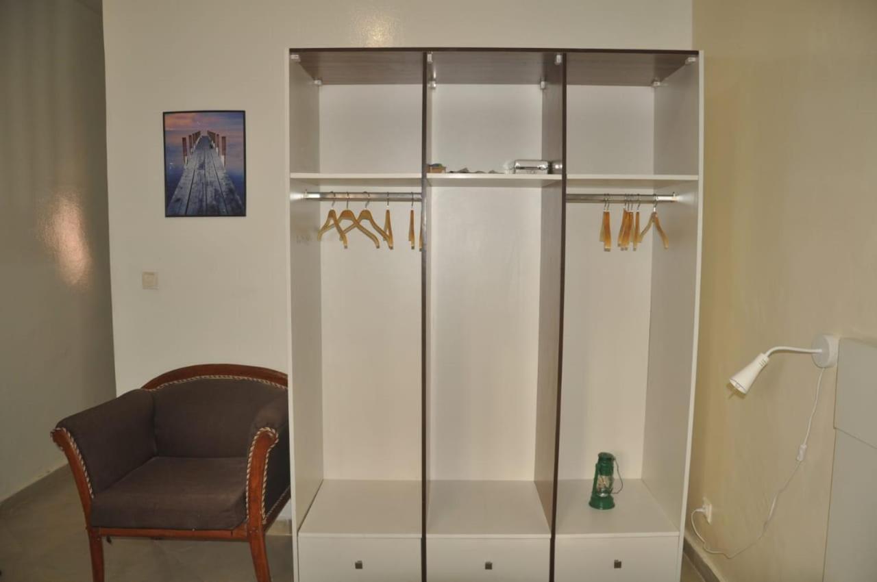 Apartmán "La Coquille", Joli Loft, Moderne, Propre, Sur Et Calme Au Coeur De Saly Exteriér fotografie